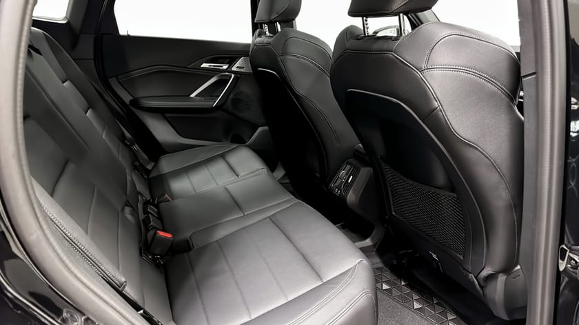 Bild 5 av BMW iX1 xDrive30 Head up Drag Panorama