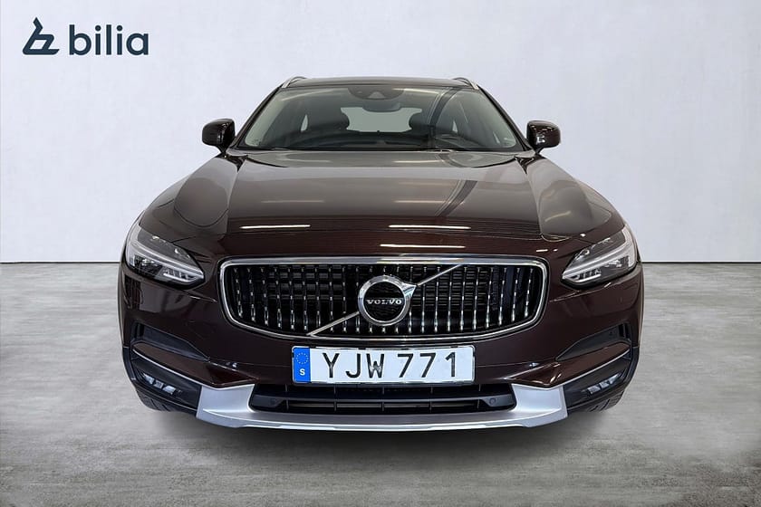 Bild 2 av Volvo V90 Cross Country D5 AWD Inscription / Pano / HuD / Drag / B&W