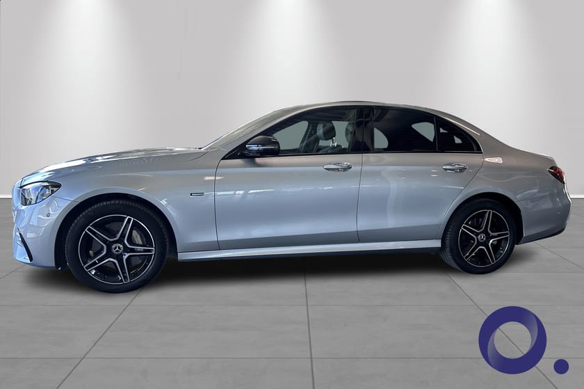 Bilde 2 av Mercedes-Benz E 300 de 4MATIC 300de Matic|AMG|Panorama|Premium|Memory seter|H-Feste