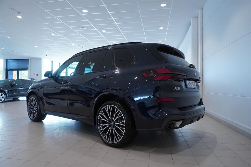 Bild 3 av BMW X5 xDrive30d M Sportpaket Pro Drag Värmare DA Pro H K Panorama