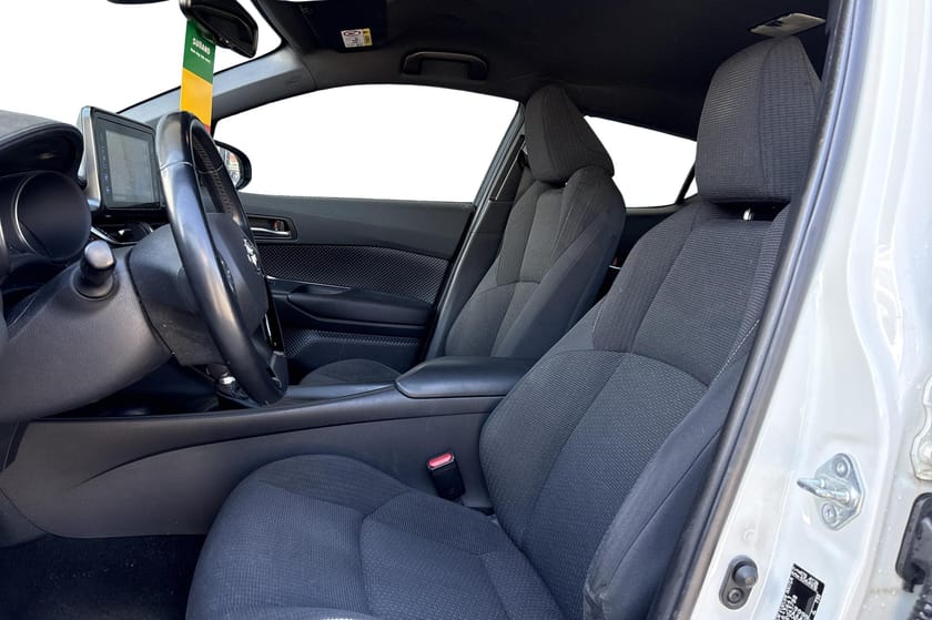 Bilde 3 av Toyota C-HR Hybrid Dynamic Tech I Sporty I drivstoffgjerrig