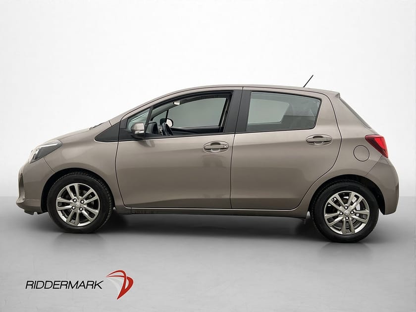 Bild 4 av Toyota Yaris 1.33 Active Kamera Farthållare 0.49l/mil Isofix