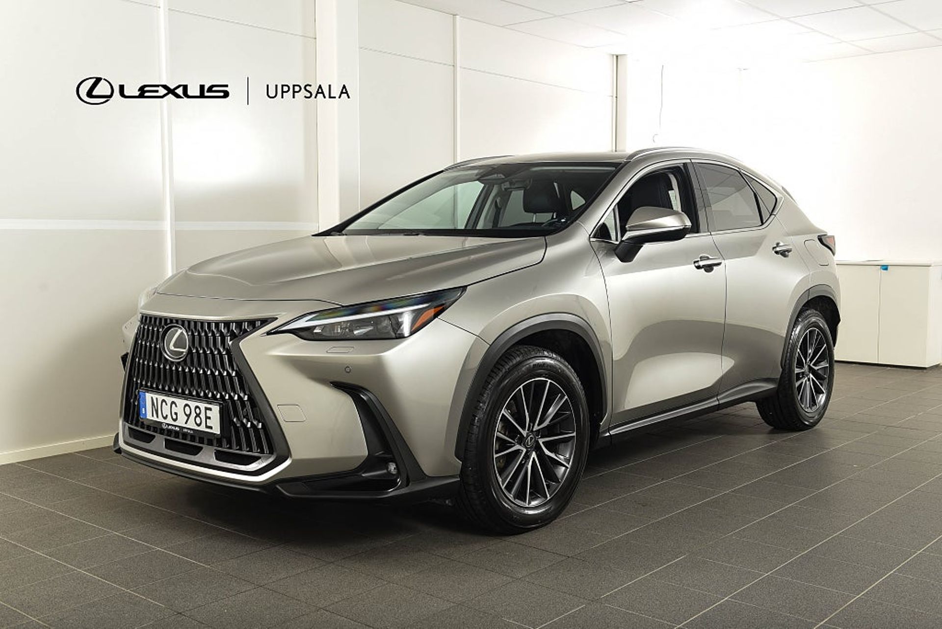 Lexus NX450h+