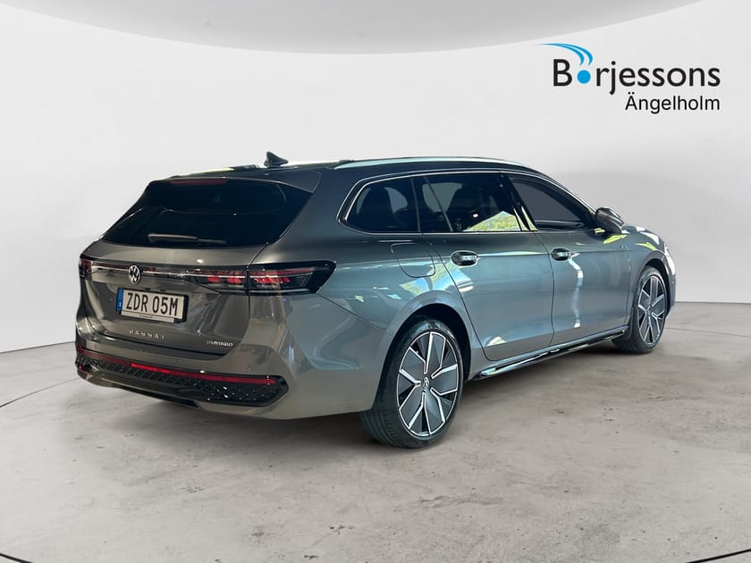 Bild 3 av Volkswagen Passat Variant eHybrid 272 DSG6 R-LINE