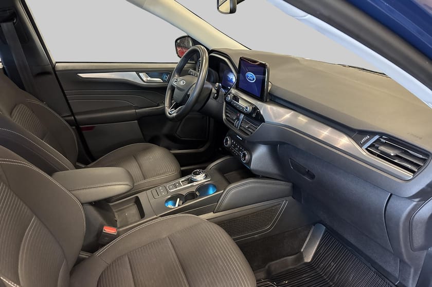 Bild 4 av Ford Kuga Plug-In Hybrid Titanium 225hk Aut (Vinterhjul, Dragkrok)