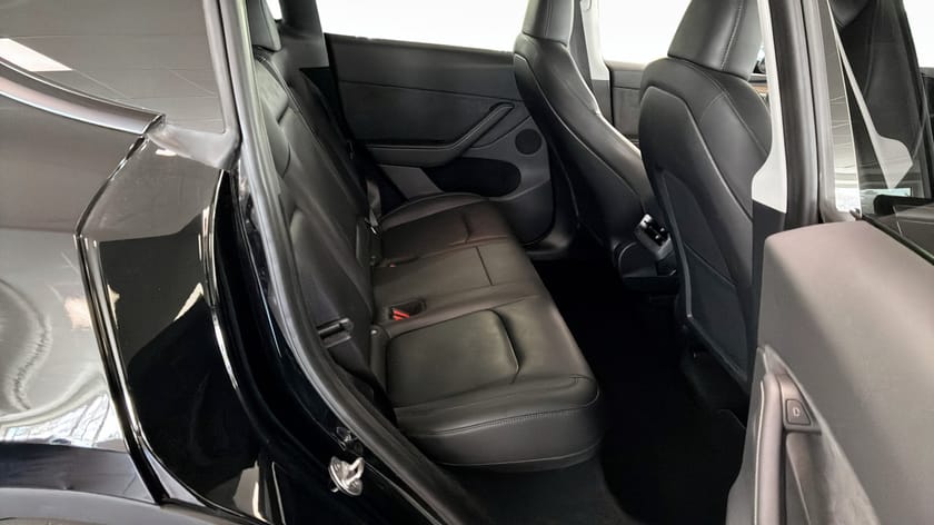 Bild 5 av Tesla Model Y Long Range AWD 514hk AutoP 3 Navi Kamera Moms