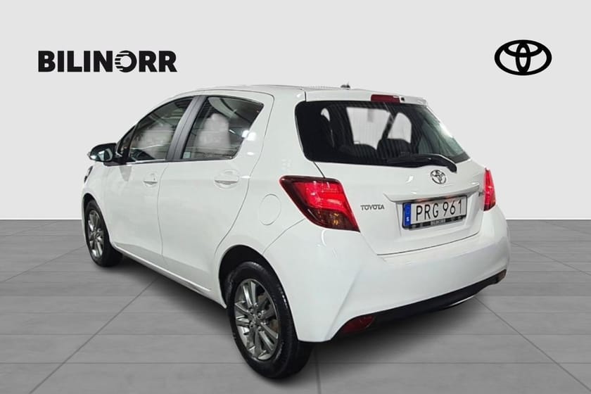Bild 3 av Toyota Yaris 1,33 5-D M/D S ACTIVE V-HJUL