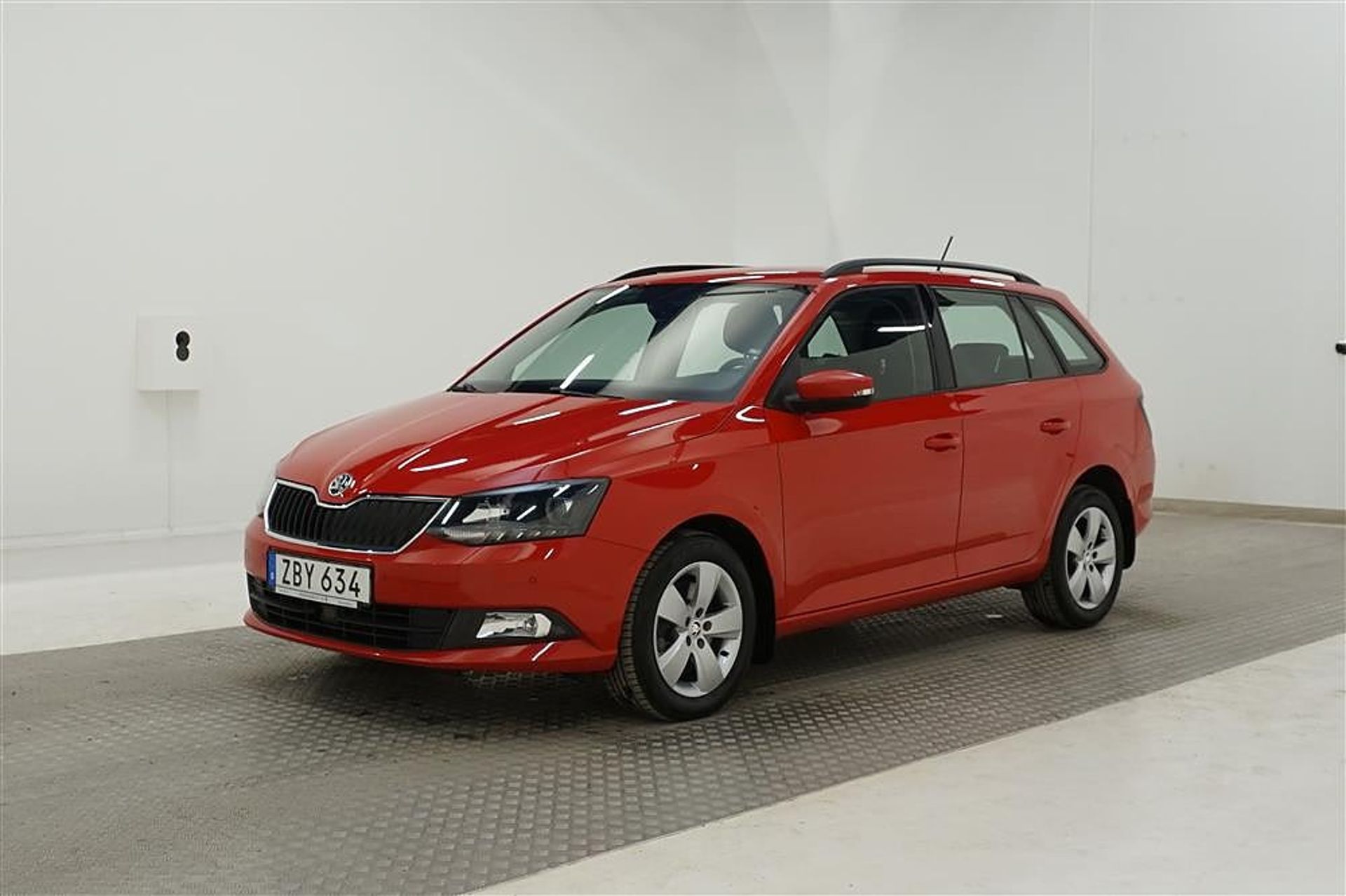 Skoda Fabia Kombi 1.0 TSI 2018, bild 4/12