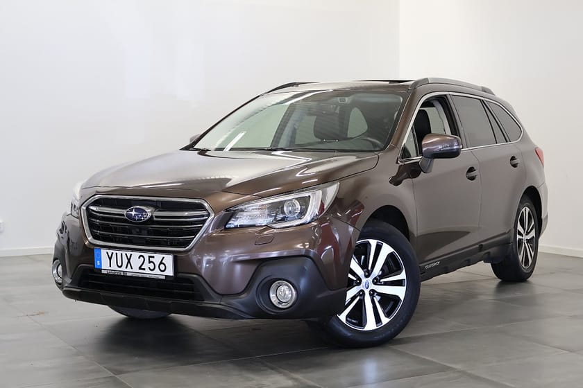 Bild 1 av Subaru Outback 2.5 4WD Summit Taklucka V-Hjul Drag NyServad
