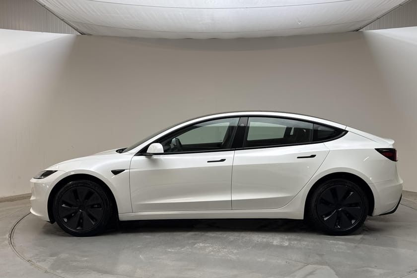 Bild 2 av Tesla Model 3 Long Range AWD Highland Värmepump Panorama