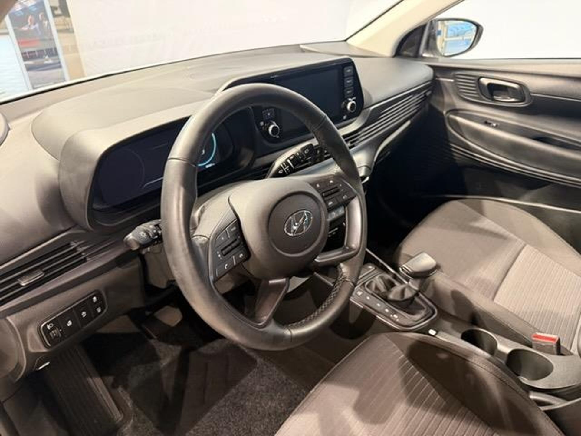 Hyundai i20 1.0 T-GDI 48V-Hybrid 2023, bild 2/10