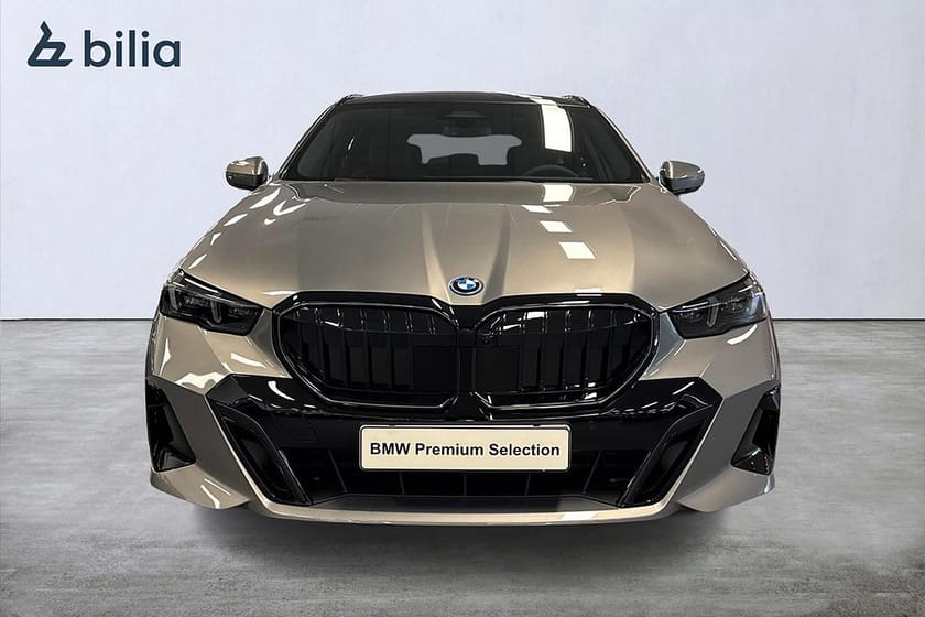 Bild 5 av BMW 530e xDrive Touring M-sport Pro | DEMO | Panorama |Drag |H&K