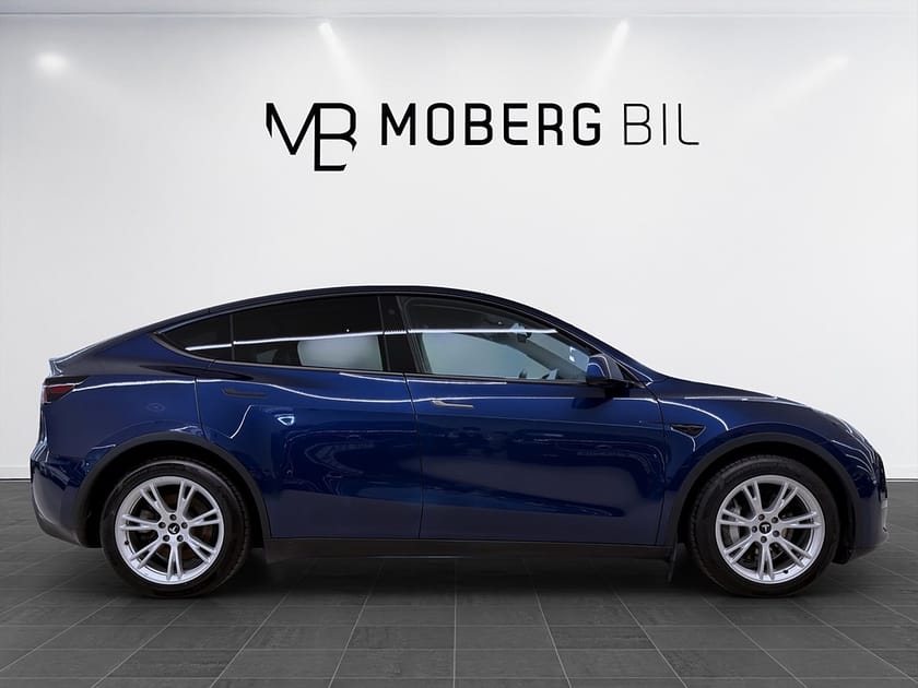 Bild 4 av Tesla Model Y Long Range AWD 514hk Pano Läder Navi B-Kamera