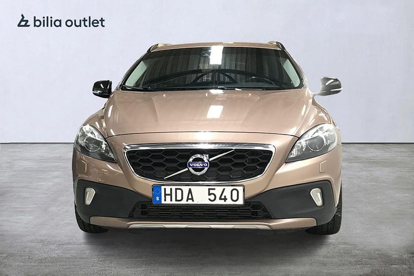 Bild 3 av Volvo V40 Cross Country D4 aut Summum 177hk Navi Drag Elstol Backkamera