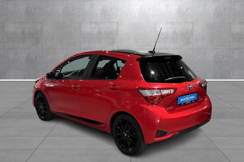 Bilde 3 av Toyota Yaris Hybrid 1,5 GR SPORT, cruise, kamera, dab+, sort tak