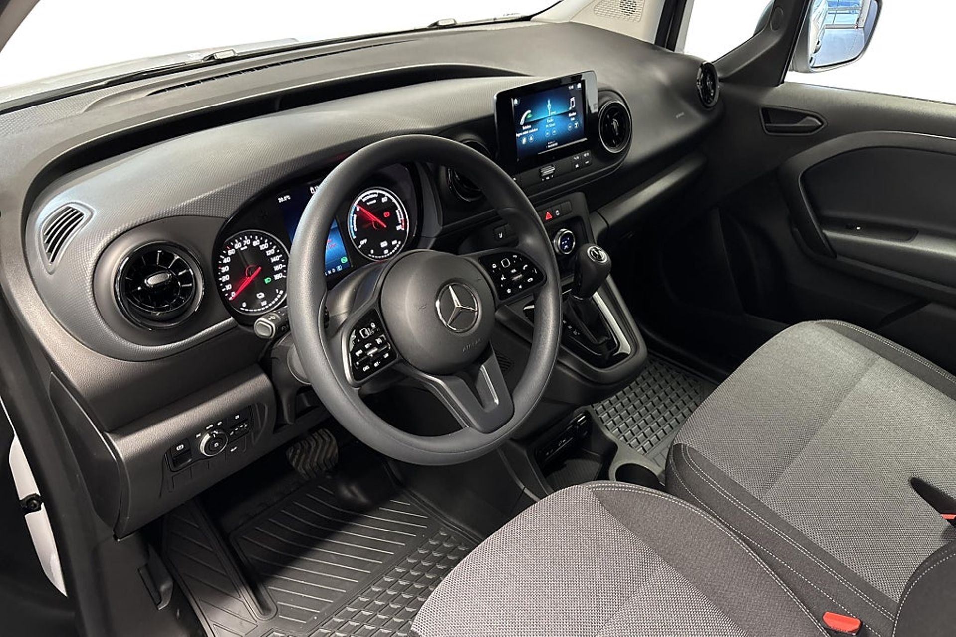 Mercedes-Benz eCitan 112 skåp L2 2023, kuva 7/10