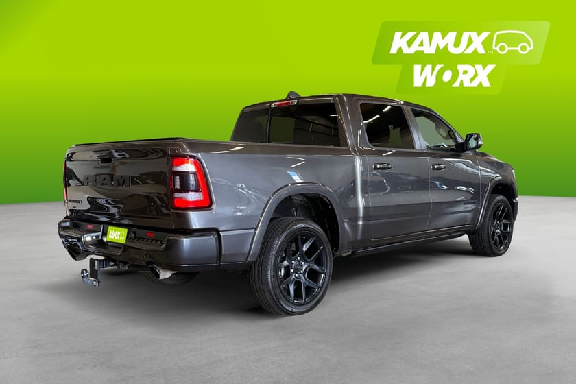Bild 4 av RAM 1500 Crew Cab 5.7 V8 HEMI  Laramie Night Pano H/K Drag
