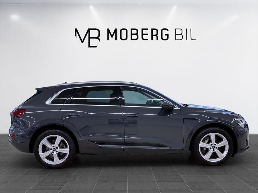 Bild 4 av Audi Q8 55 e-tron quattro 408hk B-Kamera Drag Luftfjädring