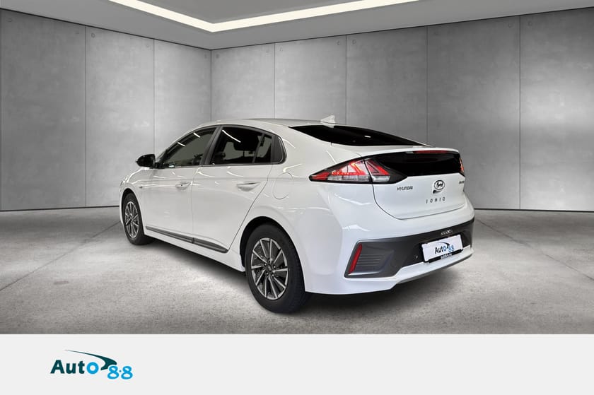 Bilde 4 av Hyundai Ioniq Electric 48.000 km | Service | Nye sommerdekk