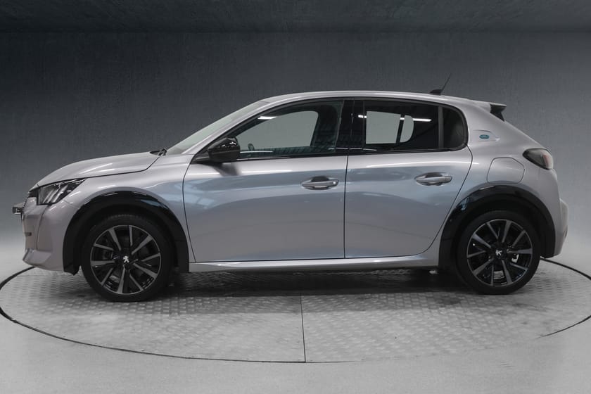 Bilde 3 av Peugeot e-208 GT | ADAPTIVE CRUISE/RYGGEKAMERA/LED