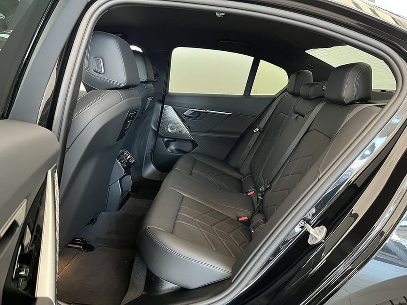 Bild 5 av BMW 530e xDrive Sedan 4,95 ränta M Sport B&W Drag ComfortAccess
