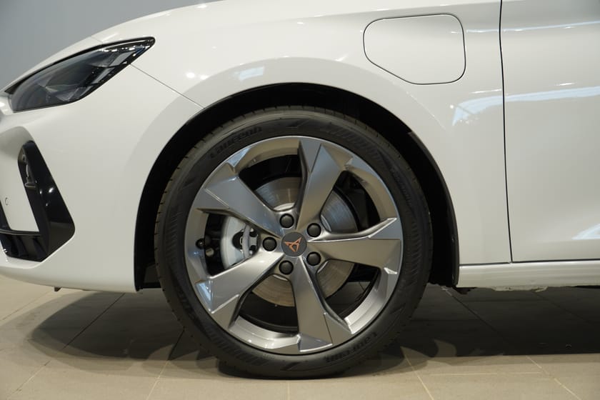 Bild 4 av CUPRA Leon Sportstourer 1.5 e-HYBRID DSG6 204hk 204 DSG