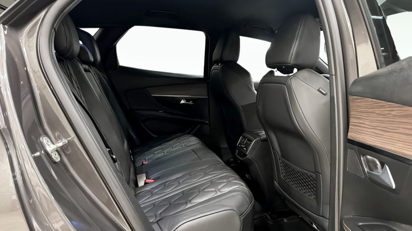 Bild 5 av Peugeot 3008 HYBRID4 300 GT-Line Plug-In AWD (300hk) - DRAG - 360-KAMERA