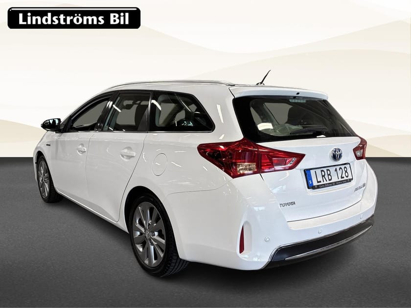 Bild 4 av Toyota Auris Touring Sports Hybrid Executive 1.8 136hk S&V-Hjul P-Assistans