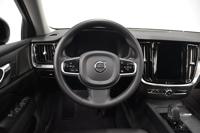 Bild 2 av Volvo V60 Cross Country B4 AWD Ultimate Drag Skinn Pano H/K 360° HUD