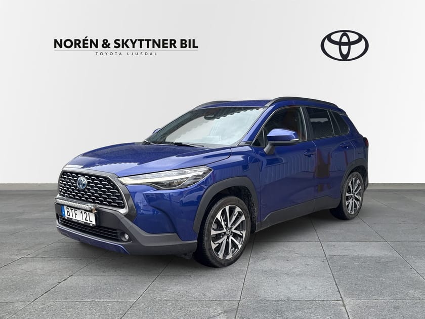 Bild 1 av Toyota Corolla Cross Hybrid AWD-i 2.0 Executive Skinn JBL /Vhjul/Drag