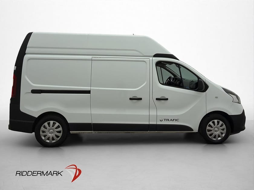 Bild 2 av Renault Trafic Skåpbil L2H3 145hk Värmare Drag 3-Sits V-Inredd Moms