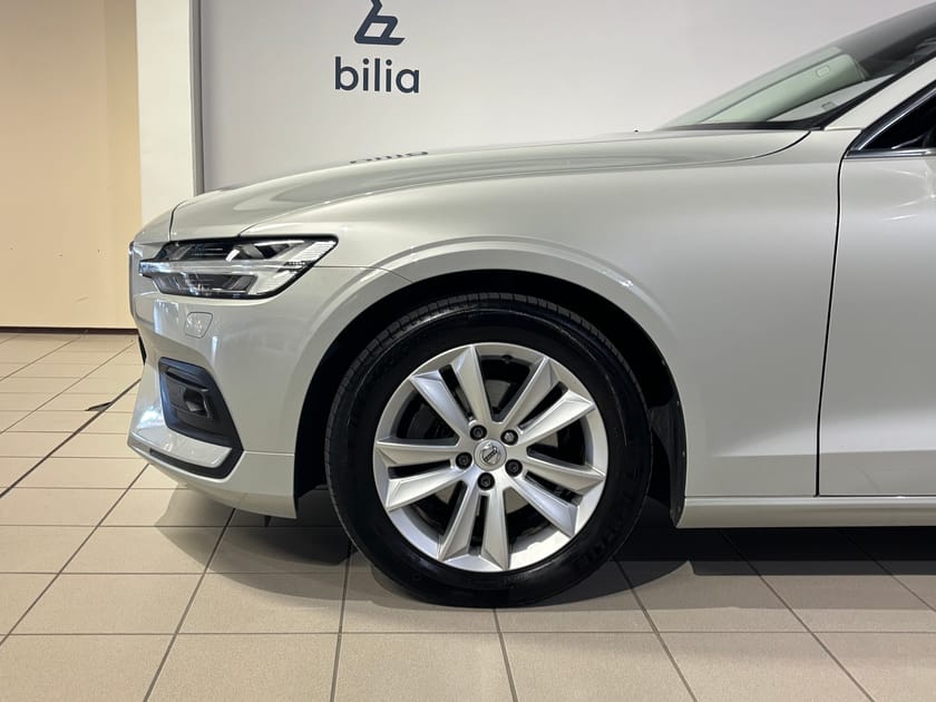 Bild 2 av Volvo V60 D4 Momentum Advanced Edition | H/K | Dragkrok | HUD |