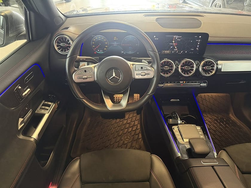Bild 5 av Mercedes-Benz EQB 350 4MATIC 4M AMG PANORAMA DISTRONIC