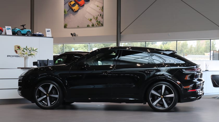 Bild 4 av Porsche Cayenne E-Hybrid Coupé 470hk Sportavgassystem/Carbon interiörpaket