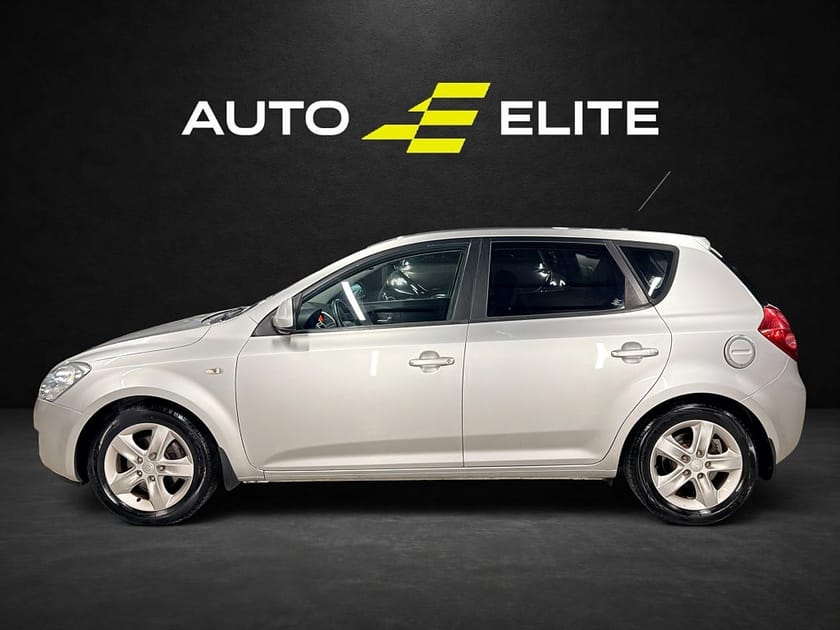 Bild 2 av Kia cee'd |1.6 CVVT|EX|SoV-DÄCK|P-SENS|SERVAD|ISOFIX|NYBESIKTAD