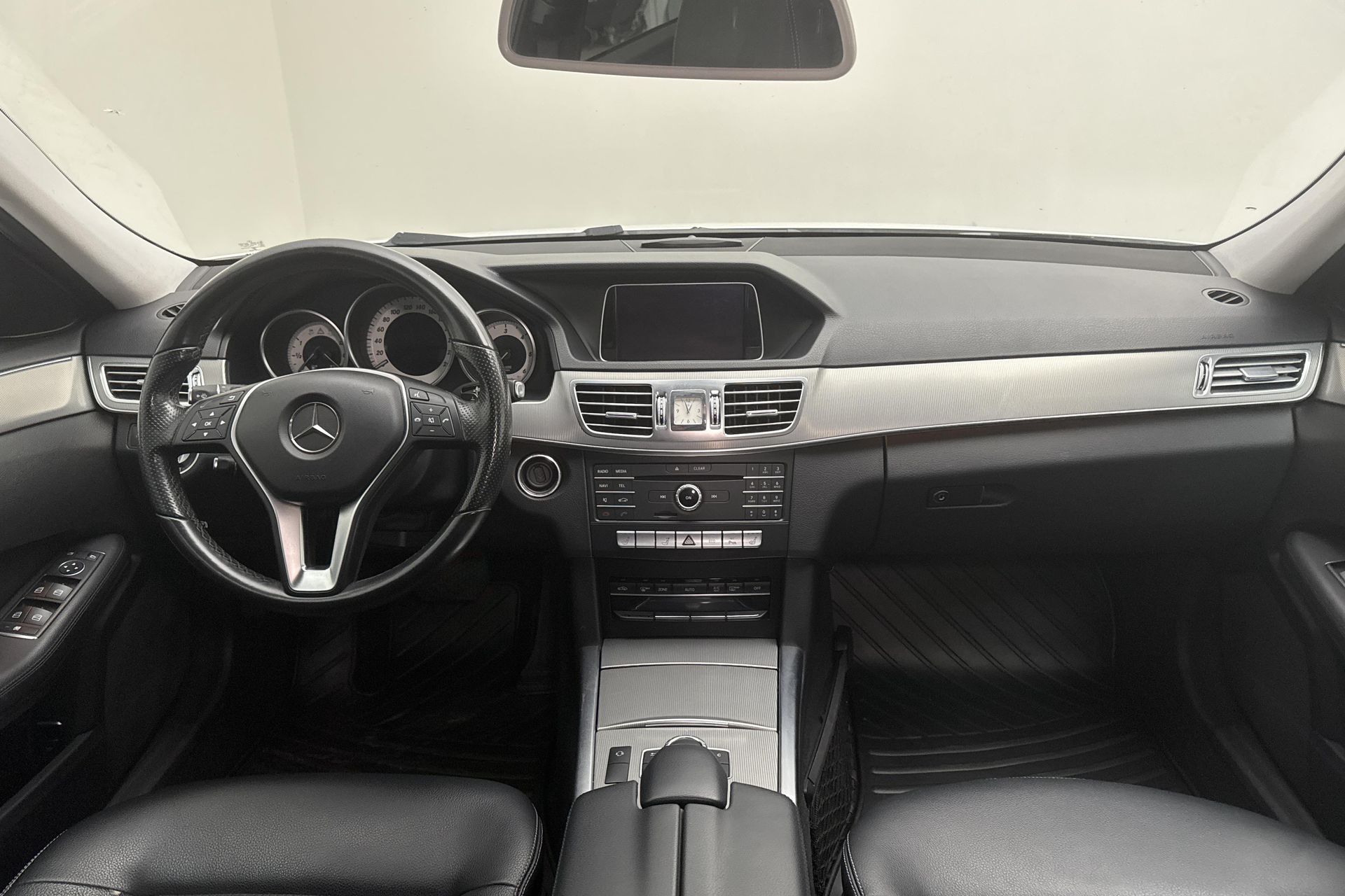 Mercedes-Benz E 220 T BlueTEC 2016, bild 7/10
