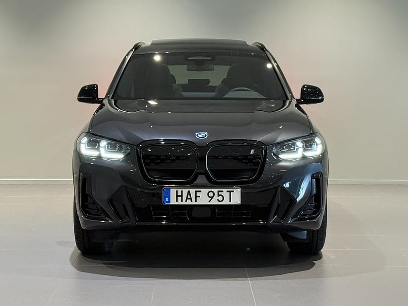 Bild 2 av BMW iX3 Charged M Sport Drag P/D-Assist Panorama Elstol m minne