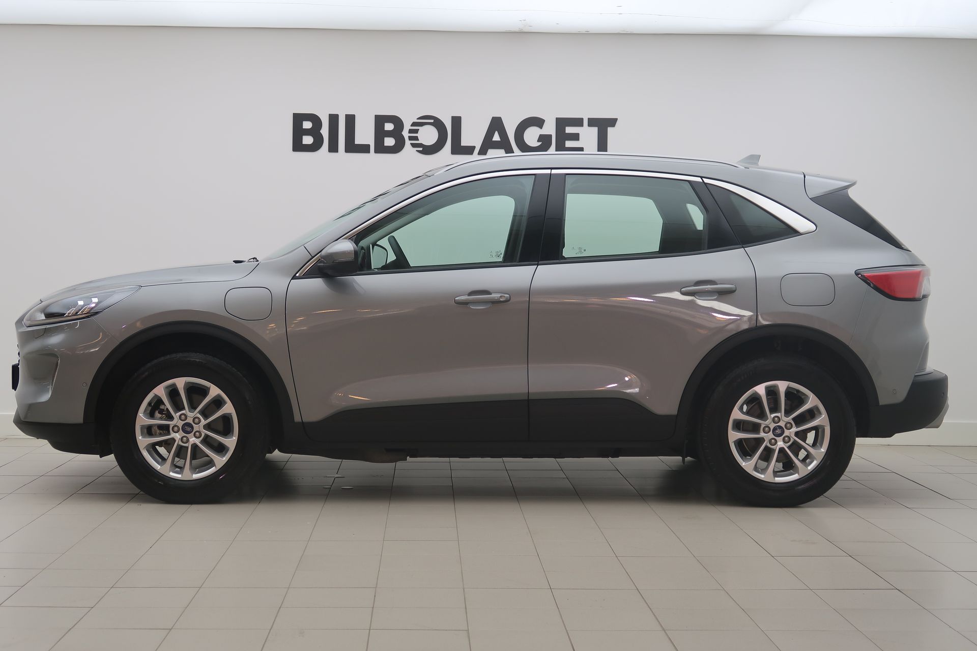 Ford Kuga Plug-In Hybrid E-CVT 225HK 2023, kuva 2/24