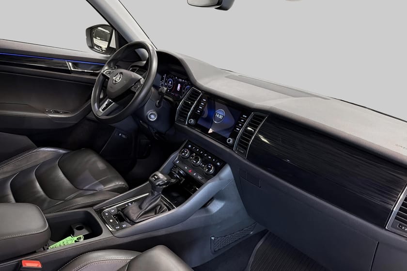 Bild 4 av Škoda Kodiaq 7-Seater 2.0 TSI 4x4 Business 7-Sits Pano Cockpit Skinn