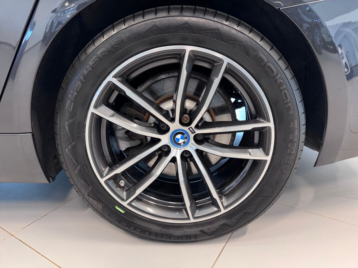 BMW 5-serie 2023 - miniatyr 14