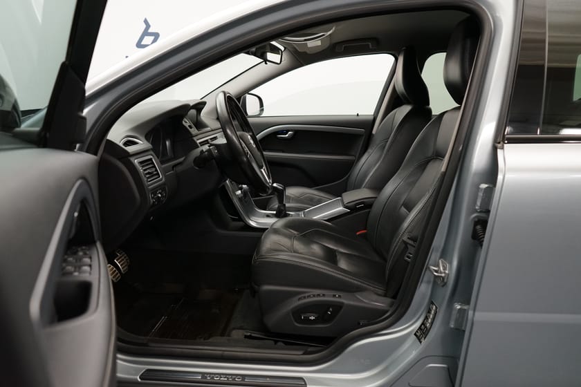 Bild 4 av Volvo V70 D3 Classic Sport| Välservad | Keyless | El-baklucka