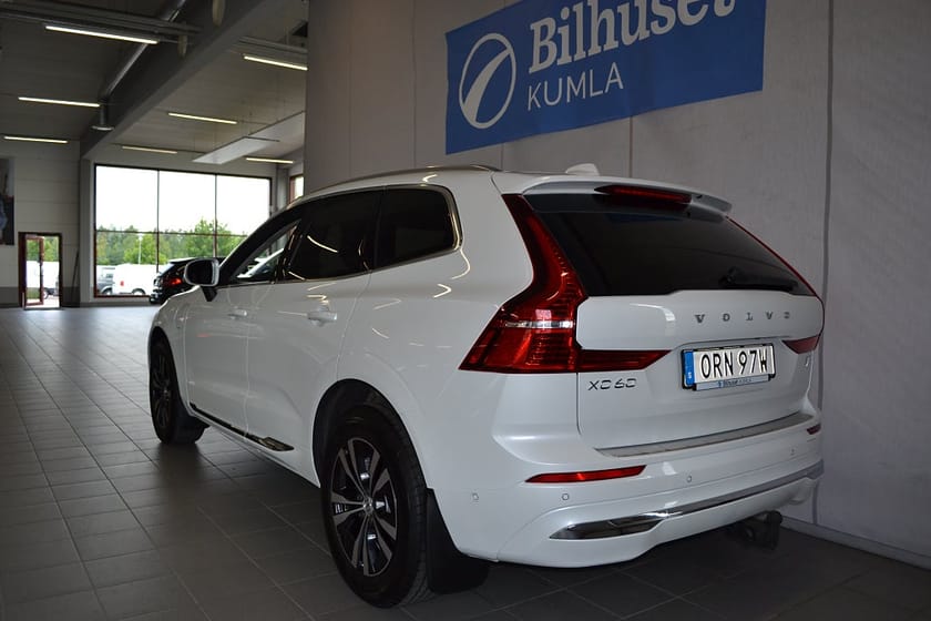 Bild 3 av Volvo XC60 Recharge T6 AWD Core Bright Aut Drag Panorama 350hk