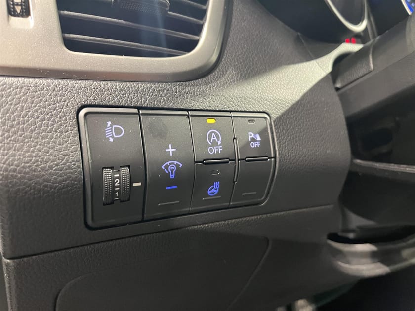 Bild 3 av Hyundai i30 30 5-Dörrar 1.6 CRDi Sport Rattvärme Motorvärmare Euro 5 - 1 Ägare