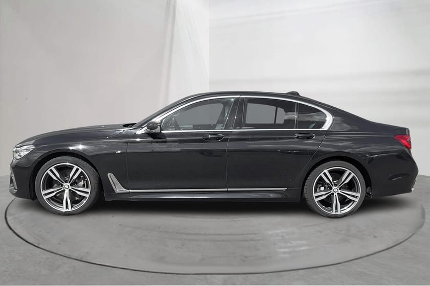 Bild 2 av BMW 750d xDrive 750 Sedan, G11 (400hk) M Sport B&W