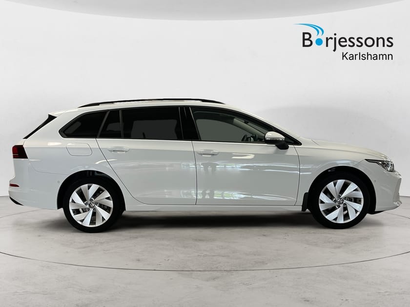 Bild 2 av Volkswagen Golf Sportscombi 1.5 eTSI 150hk DSG Drag