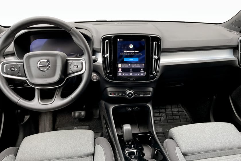 Bild 4 av Volvo XC40 B3 FWD Bensin Plus Dark