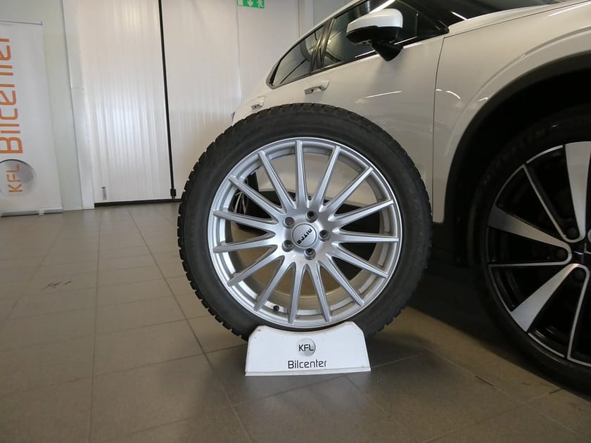 Bild 2 av Polestar 2 Long range Dual motor 360kam-H&K-Värmare-Nyservad-SoV
