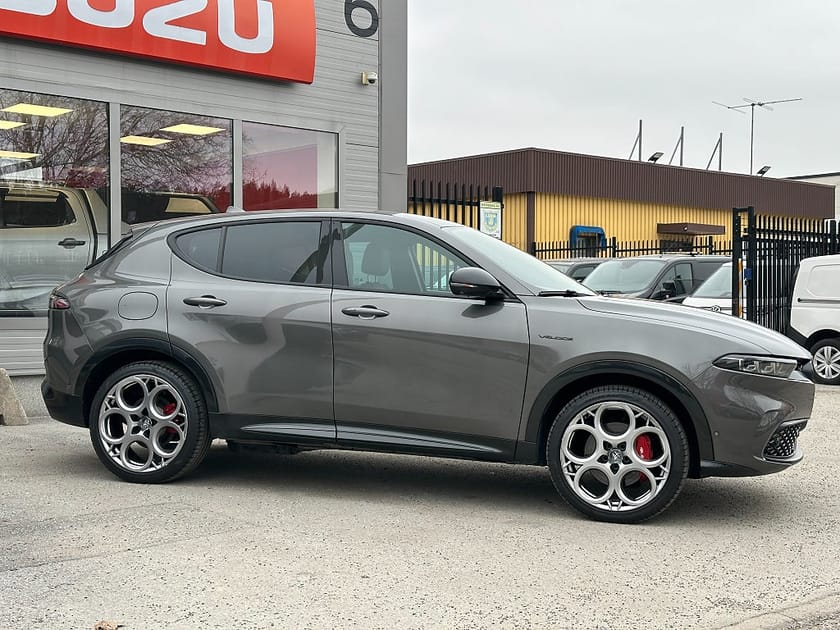 Bild 4 av Alfa Romeo Tonale Plug-in-Hybrid 280hk Q4 Veloce Plug-in Superiore PHEV