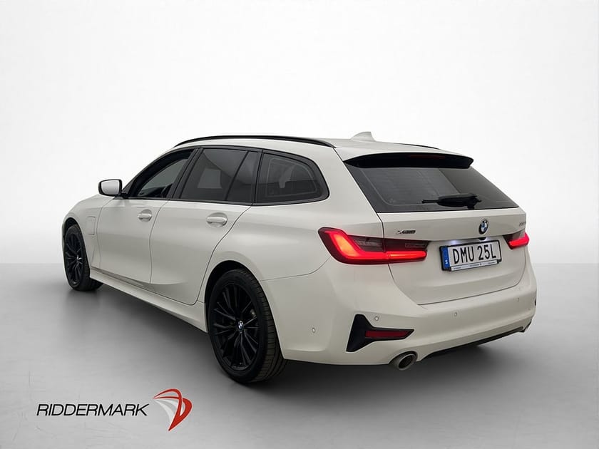 Bild 5 av BMW 330e xDrive Touring Sport line Backkamera CarPlay Navi Sensorer
