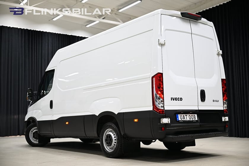 Bild 3 av Iveco Daily 35-140 Van 136HK L3H2|Automat|Drag|3.5tondragvikt|Webasto|Moms